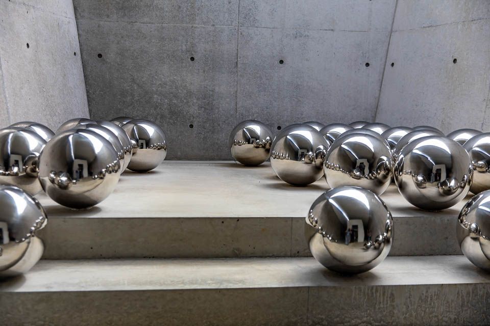 Naoshima Kunstinstallation Narcissus Garden Yayoi Kusama